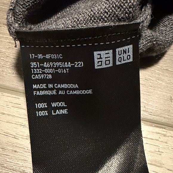 Men's Uniqlo Merino crewneck sweater - Picture 7 of 8